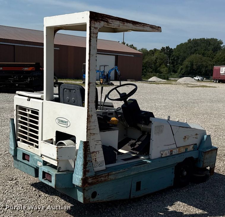 image for item ED4479 Tennant  365 sweeper