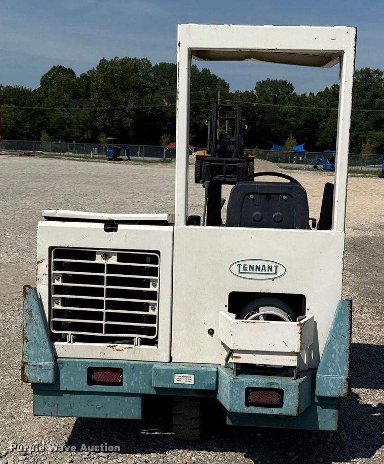 image for item ED4479 Tennant  365 sweeper