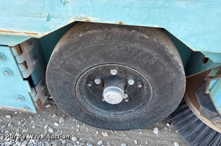 image for item ED4479 Tennant  365 sweeper