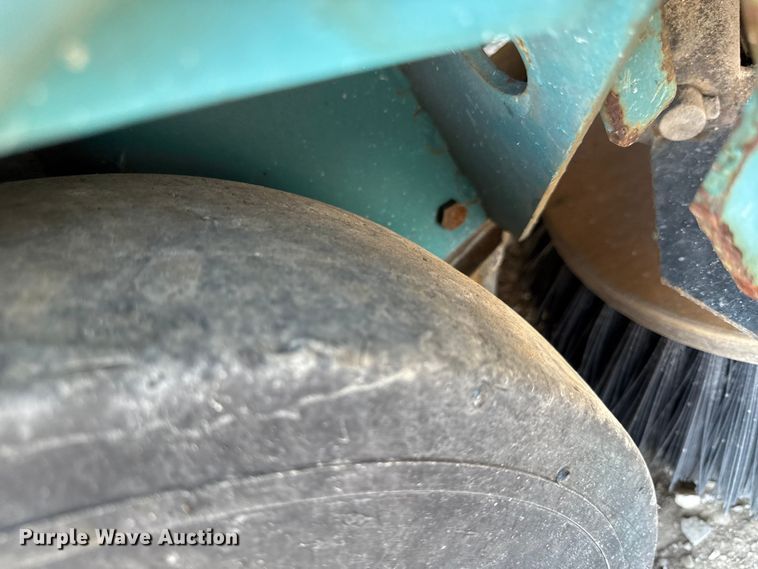 image for item ED4479 Tennant  365 sweeper