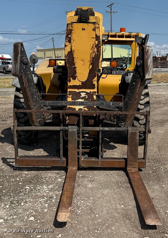 MANIPULADOR 2011 CATERPILLAR