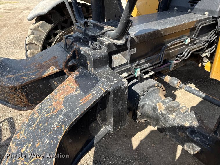 image for item ED5820 2011 Caterpillar TL1255 telehandler