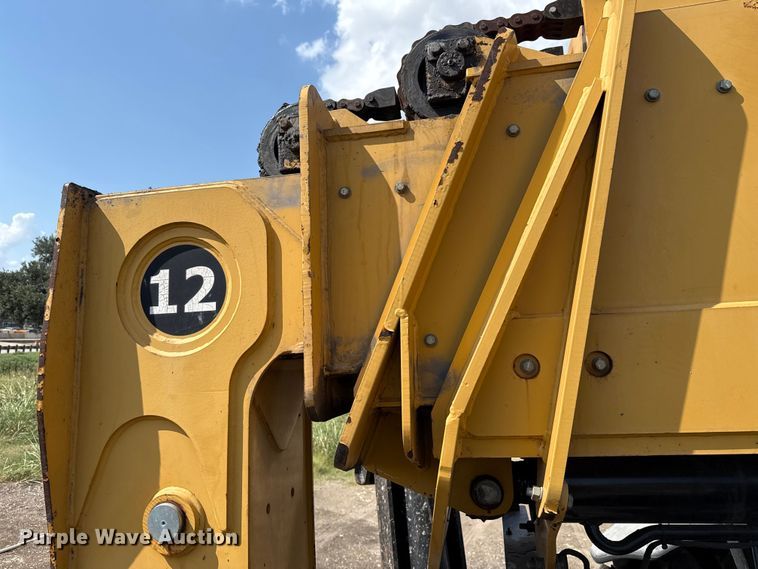 image for item ED5820 2011 Caterpillar TL1255 telehandler