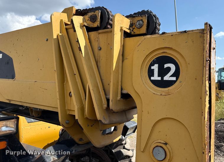 image for item ED5820 2011 Caterpillar TL1255 telehandler
