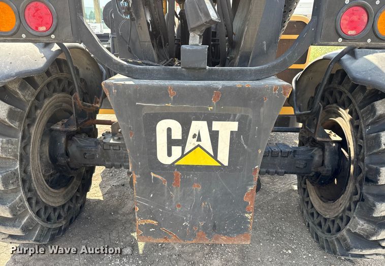 image for item ED5820 2011 Caterpillar TL1255 telehandler