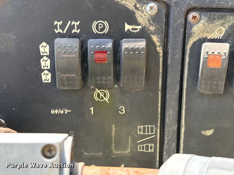 image for item ED5820 2011 Caterpillar TL1255 telehandler