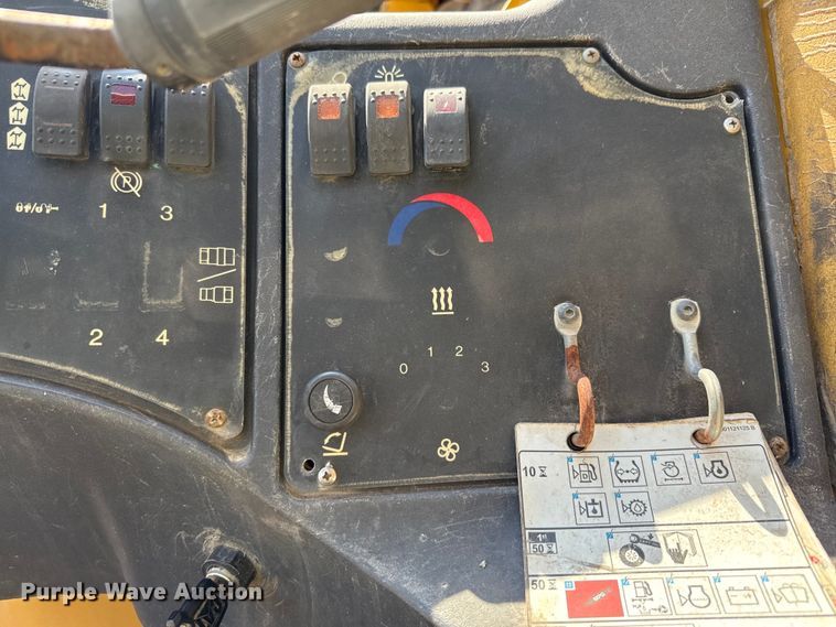 image for item ED5820 2011 Caterpillar TL1255 telehandler