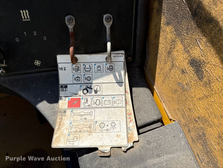 image for item ED5820 2011 Caterpillar TL1255 telehandler