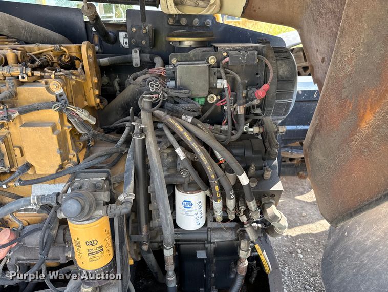 image for item ED5820 2011 Caterpillar TL1255 telehandler