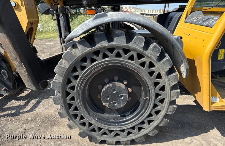 image for item ED5820 2011 Caterpillar TL1255 telehandler