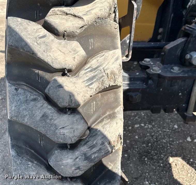 image for item ED5820 2011 Caterpillar TL1255 telehandler