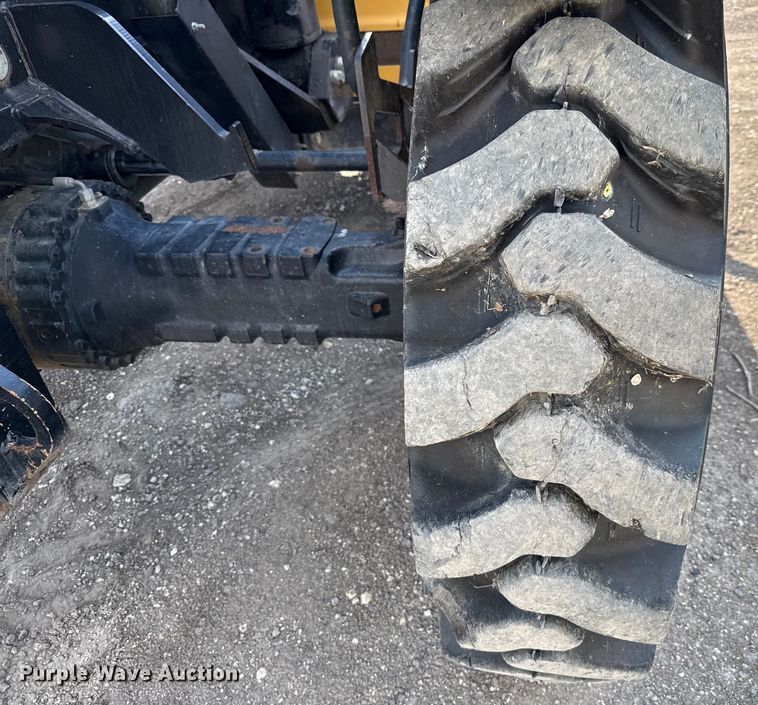 image for item ED5820 2011 Caterpillar TL1255 telehandler