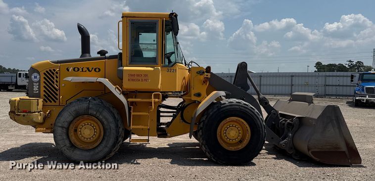 image for item ED5822 2005 Volvo L90E wheel loader