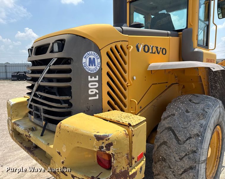 image for item ED5822 2005 Volvo L90E wheel loader
