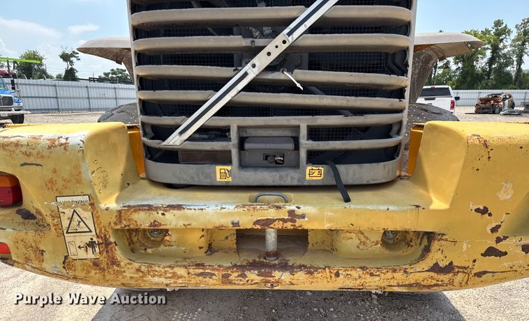 image for item ED5822 2005 Volvo L90E wheel loader