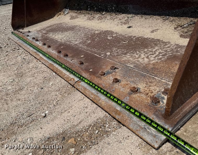 image for item ED5822 2005 Volvo L90E wheel loader