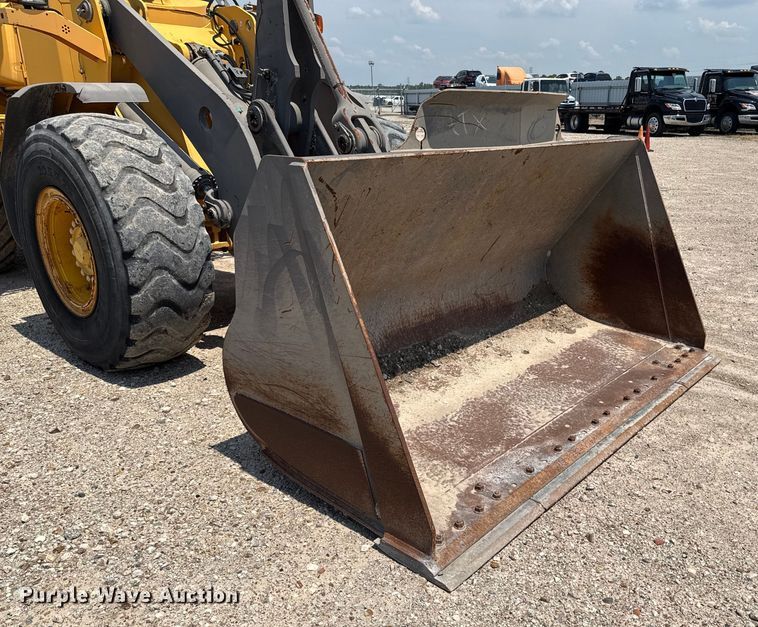 image for item ED5822 2005 Volvo L90E wheel loader