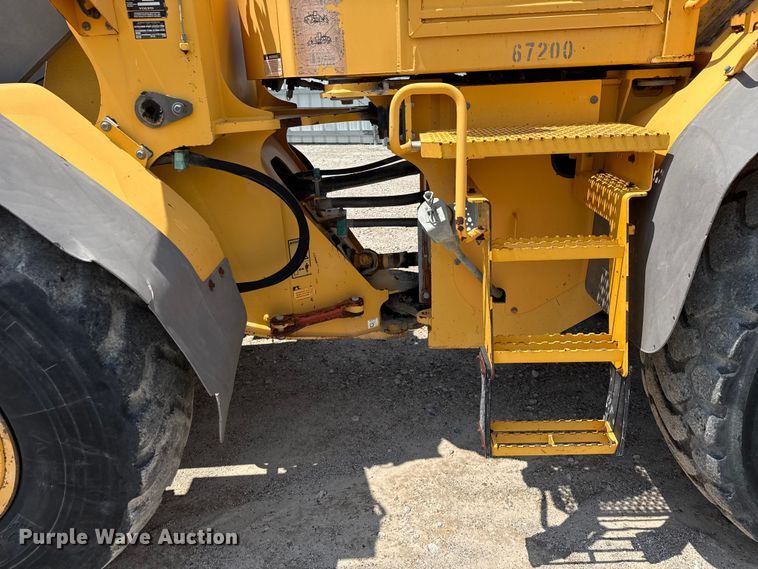 image for item ED5822 2005 Volvo L90E wheel loader