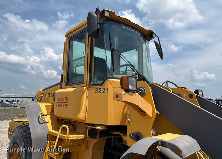 image for item ED5822 2005 Volvo L90E wheel loader