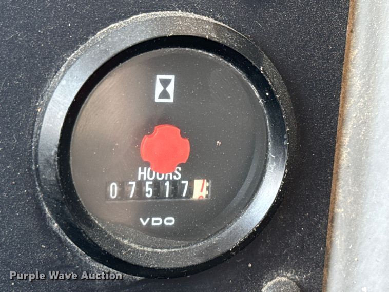 image for item ED5822 2005 Volvo L90E wheel loader