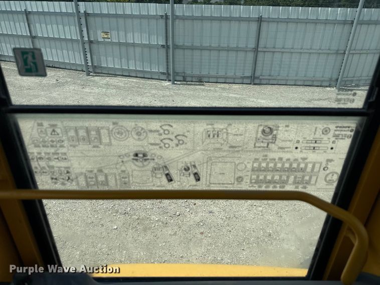 image for item ED5822 2005 Volvo L90E wheel loader