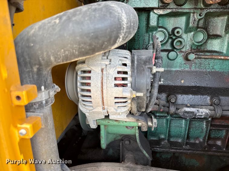 image for item ED5822 2005 Volvo L90E wheel loader