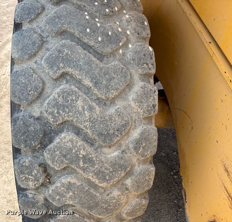 image for item ED5822 2005 Volvo L90E wheel loader