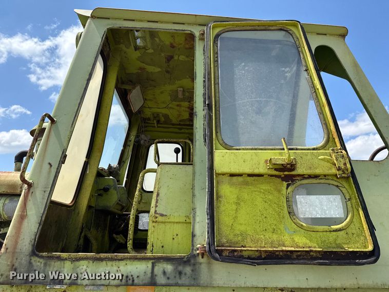 image for item ED5879 1978 Terex 82-30 B dozer