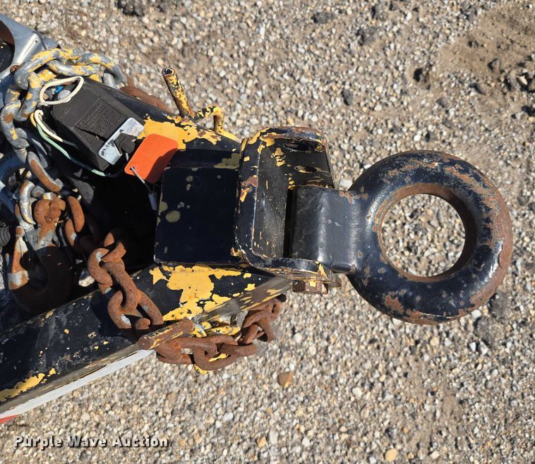 image for item EF1843 2000 Titan crack sealer