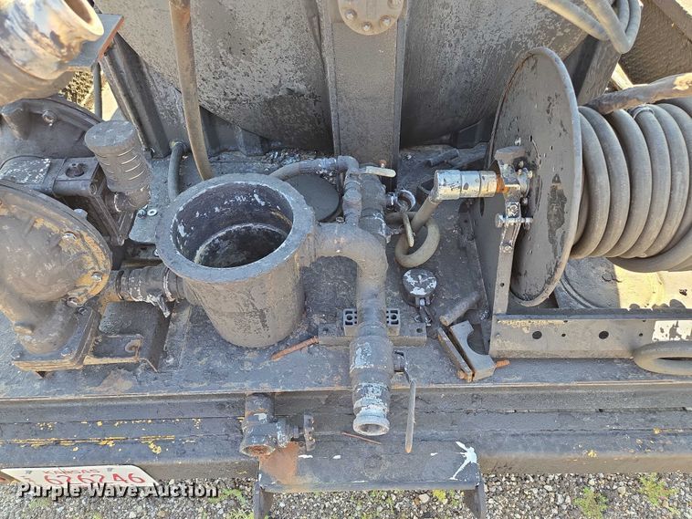 image for item EF1843 2000 Titan crack sealer