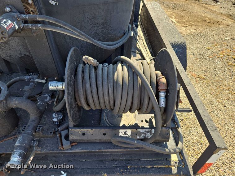 image for item EF1843 2000 Titan crack sealer