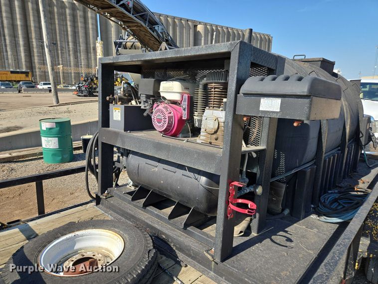 image for item EF1843 2000 Titan crack sealer