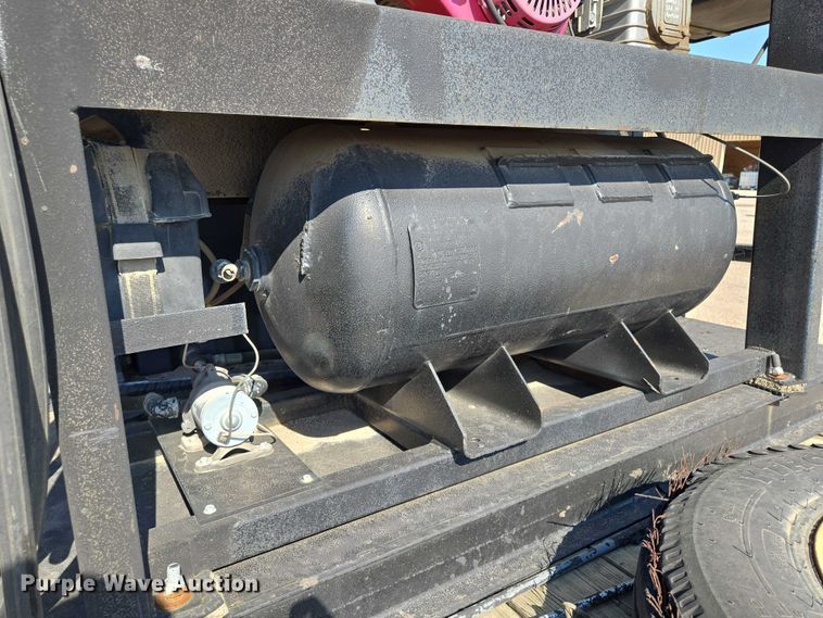 image for item EF1843 2000 Titan crack sealer