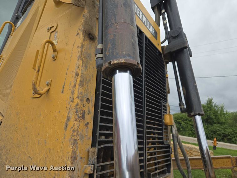 image for item EF1916 2011 Caterpillar D8T  dozer