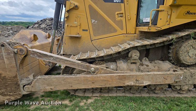 image for item EF1916 2011 Caterpillar D8T  dozer