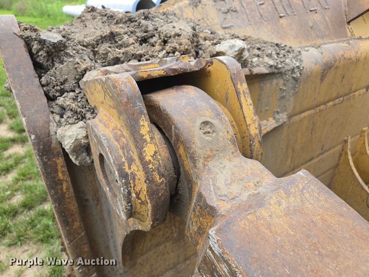 image for item EF1916 2011 Caterpillar D8T  dozer