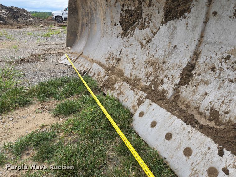 image for item EF1916 2011 Caterpillar D8T  dozer