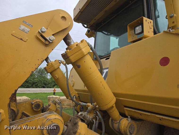 image for item EF1916 2011 Caterpillar D8T  dozer