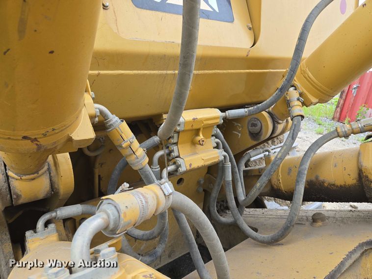 image for item EF1916 2011 Caterpillar D8T  dozer