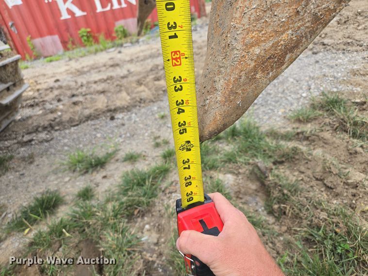 image for item EF1916 2011 Caterpillar D8T  dozer