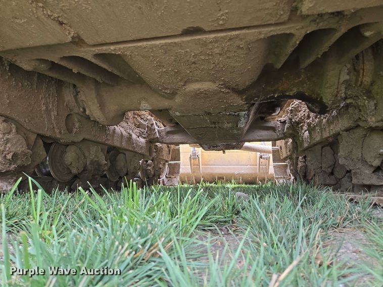 image for item EF1916 2011 Caterpillar D8T  dozer