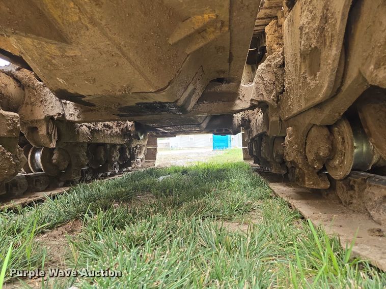 image for item EF1916 2011 Caterpillar D8T  dozer