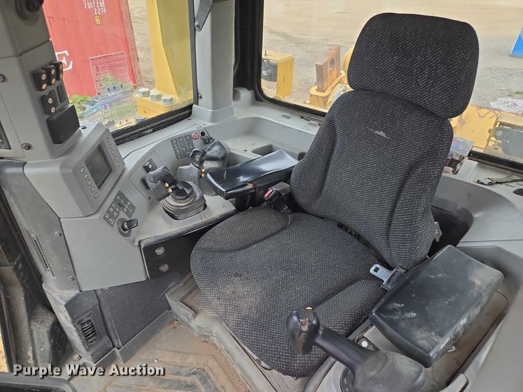 image for item EF1916 2011 Caterpillar D8T  dozer