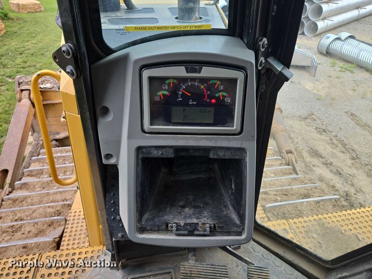 image for item EF1916 2011 Caterpillar D8T  dozer