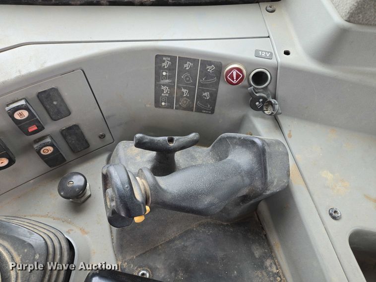 image for item EF1916 2011 Caterpillar D8T  dozer