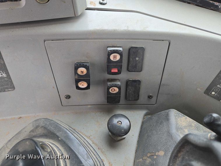 image for item EF1916 2011 Caterpillar D8T  dozer