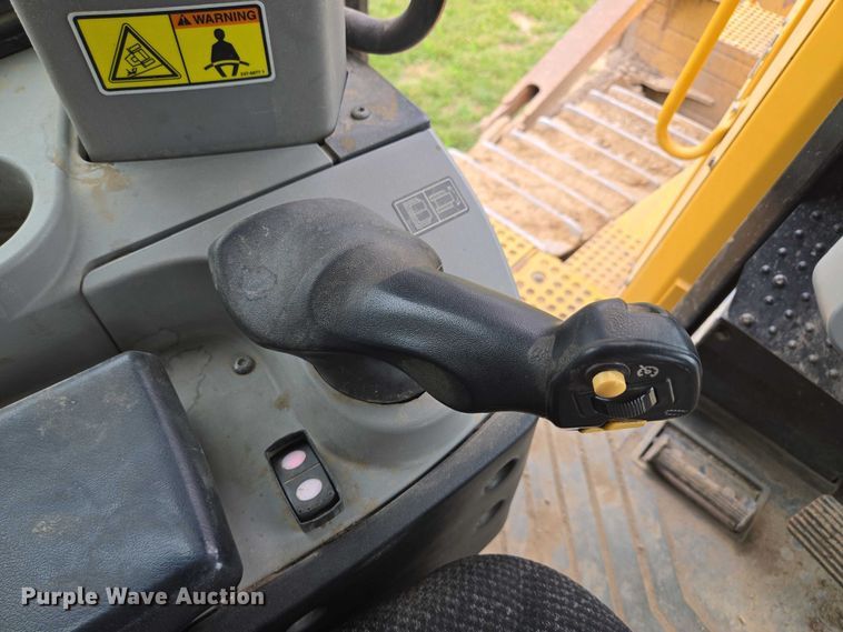 image for item EF1916 2011 Caterpillar D8T  dozer