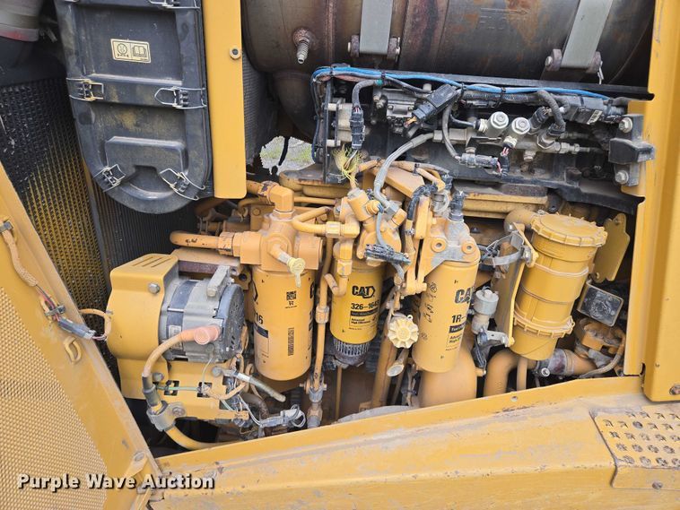 image for item EF1916 2011 Caterpillar D8T  dozer