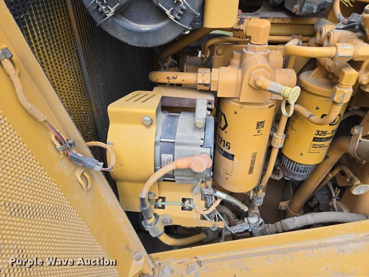 image for item EF1916 2011 Caterpillar D8T  dozer