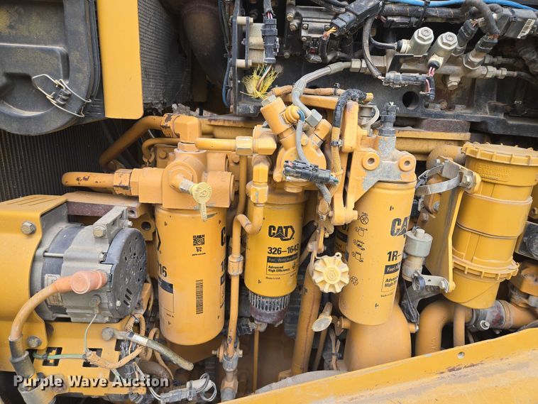 image for item EF1916 2011 Caterpillar D8T  dozer